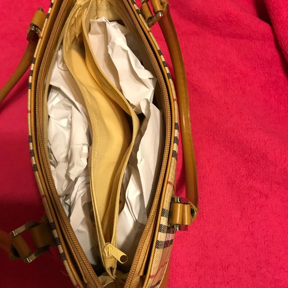 Burberry - Picture 7 of 8